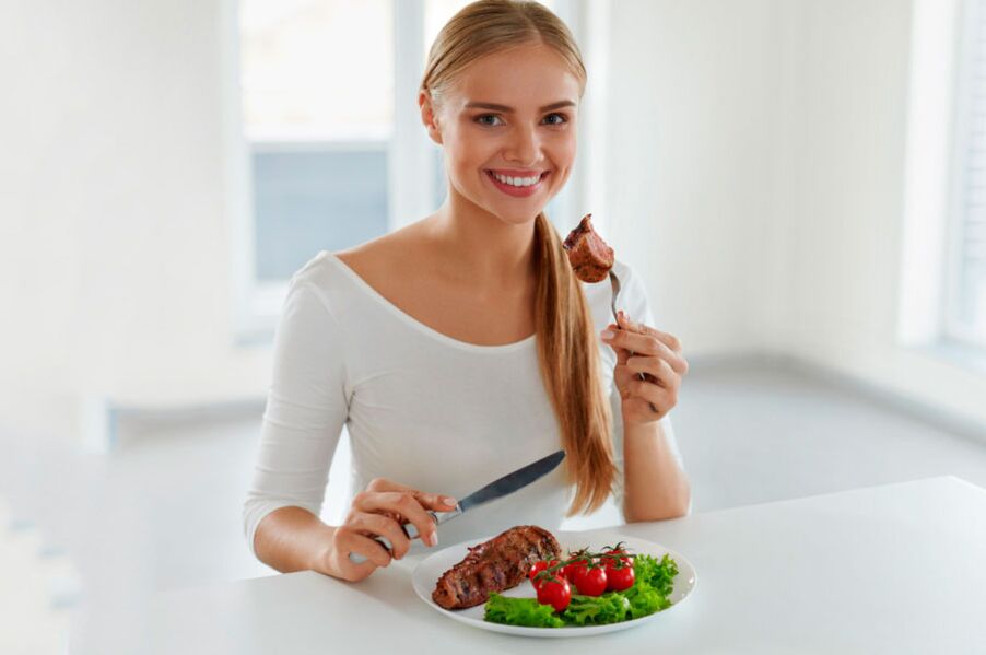 Pendant la période d'alternance du régime Dukan, il est nécessaire de manger des plats protéinés et végétaux.