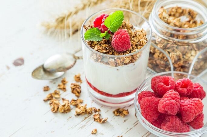 yaourt aux framboises et muesli pour maigrir